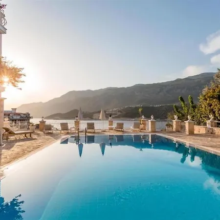 Club Capa Hotel 3*
