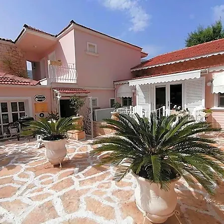 Club Capa 3* Каш