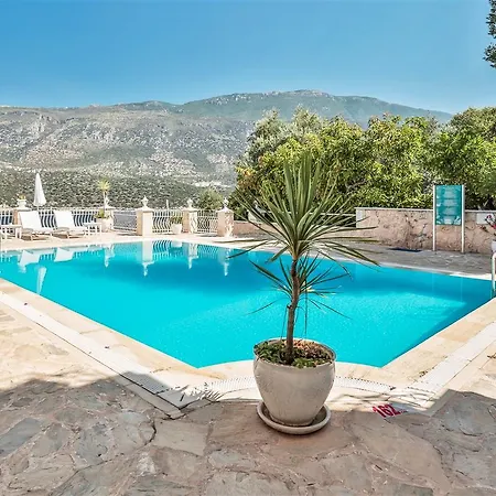 クラブ シャパ 3* カシュ