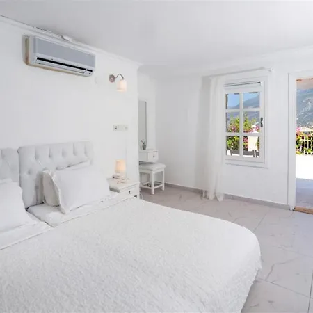 Club Capa Hotel 3*