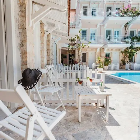 クラブ シャパ 3*